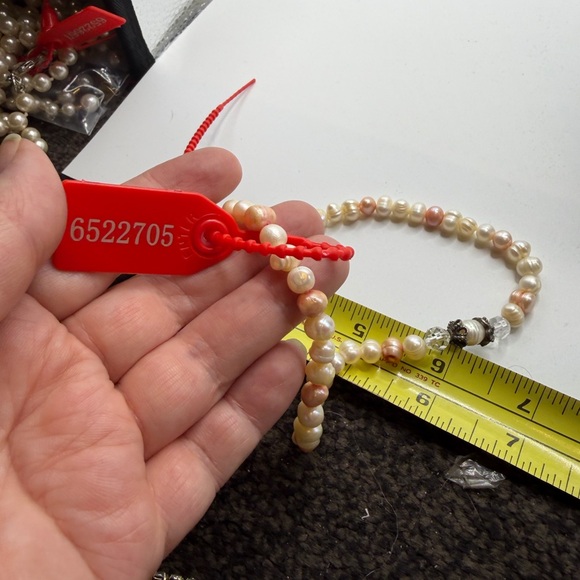 Peach and Cream multicolored vintage freshwater Pearl Necklace  magnetic clasp - Picture 4 of 4